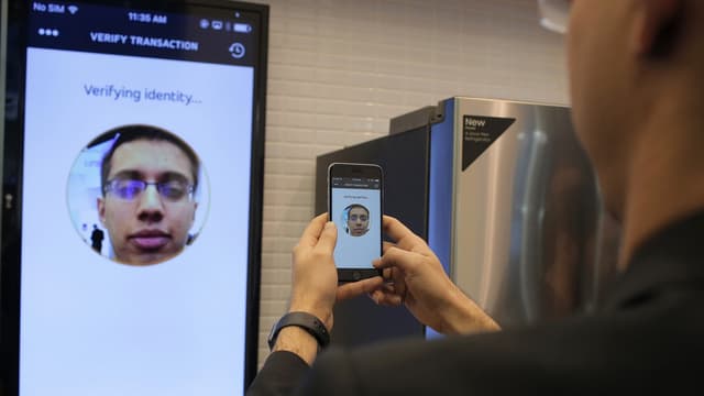 Le selfie pourrait devenir le mode d'authentification préféré pour les paiements en ligne dans les années à venir. C'est ce que soutient Mastercard.