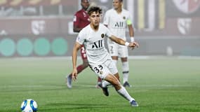 Adil Aouchiche pour sa première en Ligue 1 avec le PSG