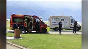 Les secours se sont rendus sur les lieux, dans un parc près du lac d'Annecy. 