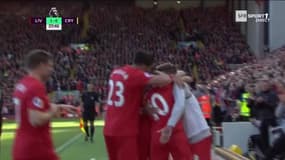 Coutinho ouvre la marque sur un coup franc sublime