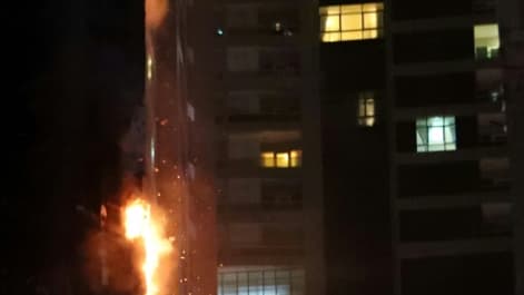 La Torch Tower à Dubaï en feu, le 4 août 2017