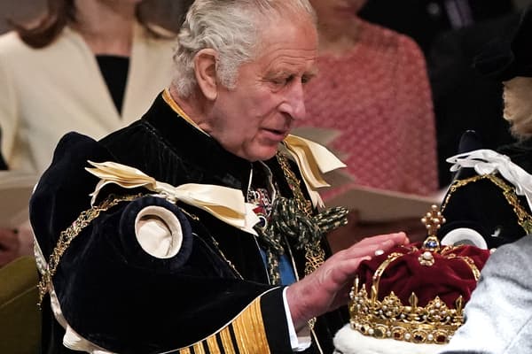 La couronne d'Ecosse présentée au roi Charles le 5 juillet 2023 à Edimbourg.