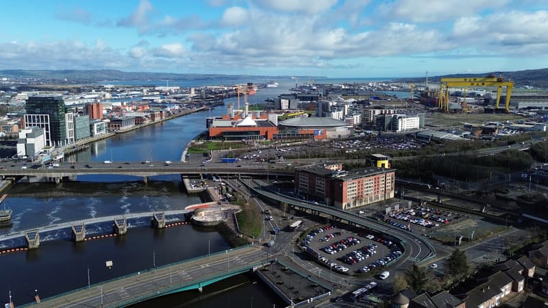 Irlande: bloqués depuis quatre mois à cause d'un bateau en panne, deux inconnus tombent amoureux et se fiancent