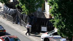 La maison de la famille Dupont de Ligonnès à Nantes où les corps d'Agnès et de ses quatre enfants ont été retrouvés. Une information judiciaire pour "assassinats" a été ouverte vendredi soir contre X. D'importantes recherches sont actuellement menées dans