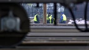 Le 1er décembre 2011, vers 08H30, neuf ouvriers, travaillant sur une portion de voie ferrée privatisée par Alstom, avaient été surpris par un train Régiolis. Trois ont été mortellement percutés.