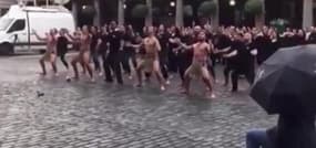 Jonah Lomu mène un Haka de 70 personnes à Londres 