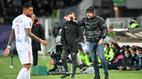 Peter Bosz (OL) qui donne ses consignes