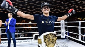 Anissa Meksen, la championne des super-coqs du GLORY