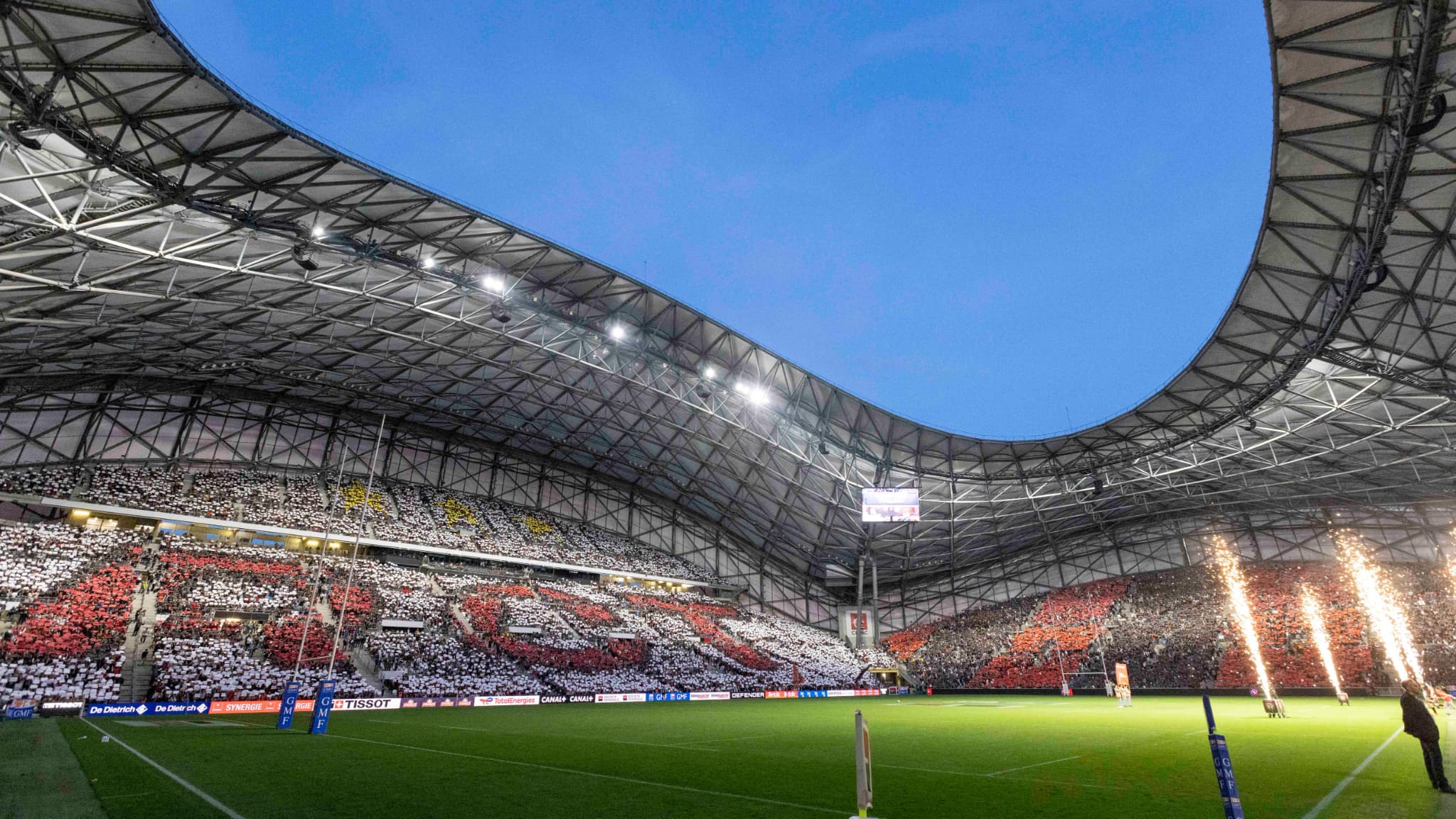 Le tifo géant du Rugby club toulonnais au stade Vélodrome, le 10 mai 2025.