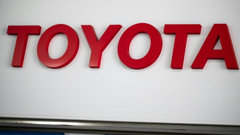 Logo de Toyota montré à Tokyo le 12 mai 2021