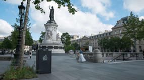 Une poubelle compactante installée sur la Place de la République