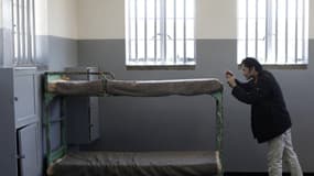Un touriste viste la prison de Nelson Mandela