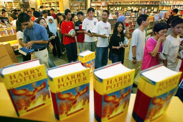 Une librairie de Kuala Lumpur le 21 juin 2003, le jour de la sortie de la version anglaise du cinquième volet de "Harry Potter"