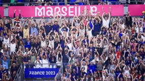 Des supporteurs des Bleus pendant un match du XV de France au Vélodrome lors du Mondial, le 21 septembre 2023