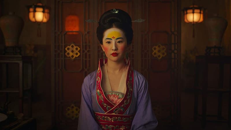 Yifei Liu dans le rôle de Mulan