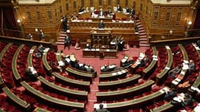 Ce mercredi, la commission des Lois du Sénat a rejeté le projet de loi sur le non-cumul des mandats.