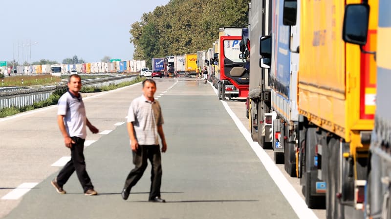 La Commission européenne souhaite que les routiers soient payés au salaire du pays qu'ils traversent s'ils restent au moins 3 jours par mois. 