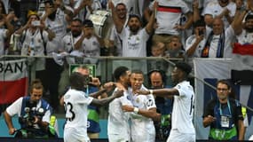 Kylian Mbappé buteur avec le Real Madrid en Supercoupe d'Europe et félicité par ses coéquipiers, 14 août 2024