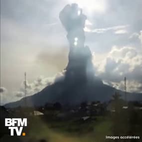 Regardez l'éruption (en accéléré) du volcan Sinabung en Indonésie