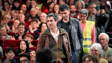 Le député François Ruffin et le réalisateur Gilles Perret présentant leur film "J'veux du soleil" à Marseille le 2 mars 2019.