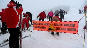 La neige est au rendez-vous pour les vacances scolaires mais le risque d'avalanches est très élevé dans les Alpes.