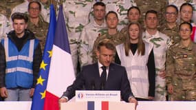 "Un modèle hybride d'armée va apparaître, qui correspond aux menaces et aux risques qui sont devant nous", explique Emmanuel Macron 