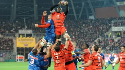 Les droits du top 14 de rugby restent finalement dans l'escarcelle de Canal Plus.