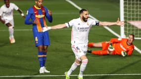 Karim Benzema célèbre son golazo dans le Clasico