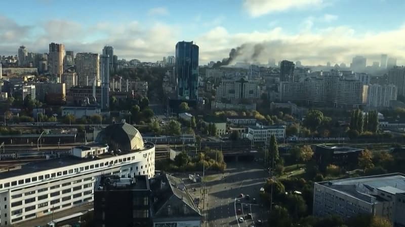 La ville de Kiev touchée par plusieurs frappes russes, le 10 octobre 2022 
