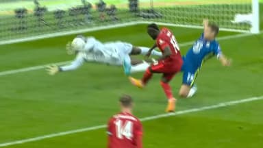 La double parade incroyable de Mendy lors de la finale de League Cup Chelsea-Liverpool