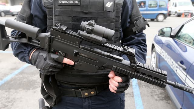 Samedi 1er décembre, un fusil d'assaut a été dérobé à la police à Paris (PHOTO D'ILLUSTRATION).