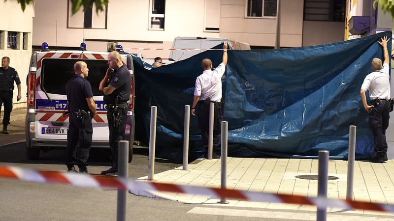 Des policiers sur les lieux de la fusillade, dans la nuit du 23 au 24 août, à Montpellier.