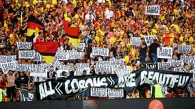 Le message polémique fièrement exhibé par les supporters lensois