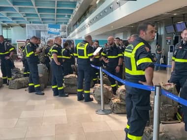 Une centaine de sapeurs-pompiers des Bouches-du-Rhône étaient à l'aéroport de Marseille ce jeudi pour décoller vers le Canada où ils sont envoyés en renfort.