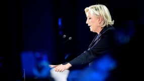 Marine Le Pen ne détaille pas le calendrier d'application de la loi