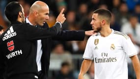 Zinedine Zidane avec Eden Hazard, au stade Santiago-Bernabéu le 2 novembre 2019