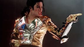 Même mort, Michael Jackson génère 275 millions de dollars par an, fait mieux que les 12 personnalités qui le suivent sur la liste du magazine Forbes.