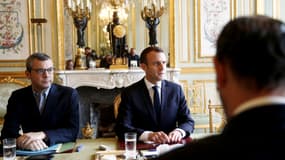 Emmanuel Macron, lors de la réunion de crise à l'Elysée, le dimanche 2 décembre.