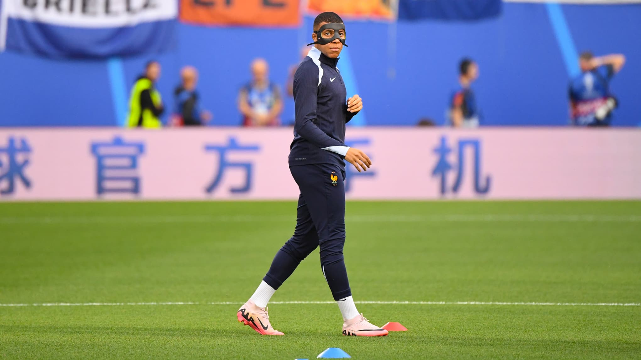 Kylian Mbappé avec son masque avant Pays-Bas - France, 21 juin 2024