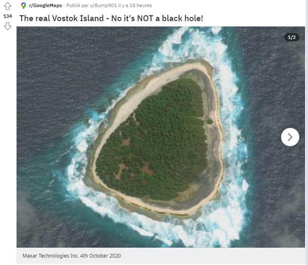 Un internaute sur Reddit poste mardi 2 novembre des photographies de l'île montrant qu'il ne s'agit pas d'un trou noir. 