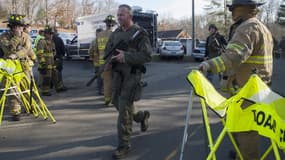 Les forces de police du Colorado, vendredi, sur les lieux du drame