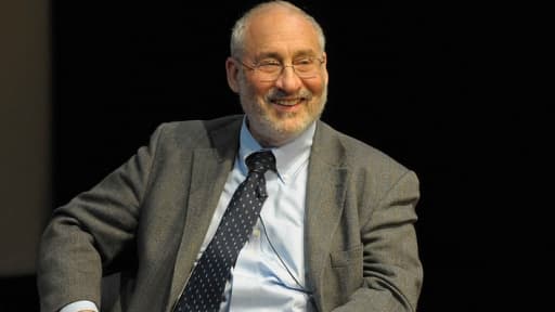 Le Nobel de l'Economie Joseph Stiglitz a critiqué l'euro et la troïka devant des étudiants italiens.