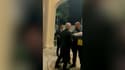Thierry Frémaux et un policier municipal lors du festival de Cannes 2023