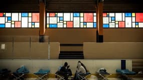 Image d'illustration de migrants dans un stade transformé en CAO à Cergy, le 12 octobre 2017.
