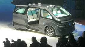 L'Autonom Cab de Navya, le 1er robotaxi prêt pour la grande série, a été dévoilé hier soir à Paris.