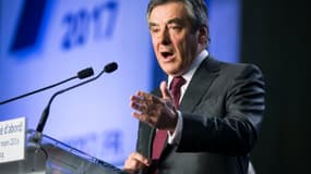 L'ancien Premier ministre et député de Paris LR François Fillon, lors d'un meeting à Boulogne-Billancourt, à l'est de Paris, le 9 mars 2016