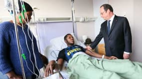 François Hollande s'est rendu au chevet de Théo, le jeune homme victime d'une interpellation très violente.