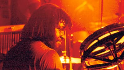 Sly Dunbar en tournée à Cardiff, au Pays-de-Galles, en 1979