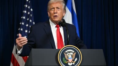 Donald Trump prend la parole lors d'une conférence de presse conjointe avec le Premier ministre israélien Benjamin Netanyahu à la résidence Mar-a-Lago de Trump à Palm Beach, le 29 décembre 2025.