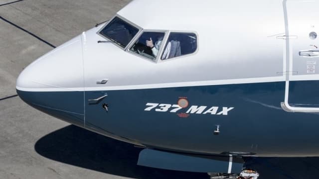 Le 737 MAX de Boeing.